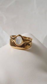 Alouette 18K Gold Non-Tarnish Stone Wave Ring