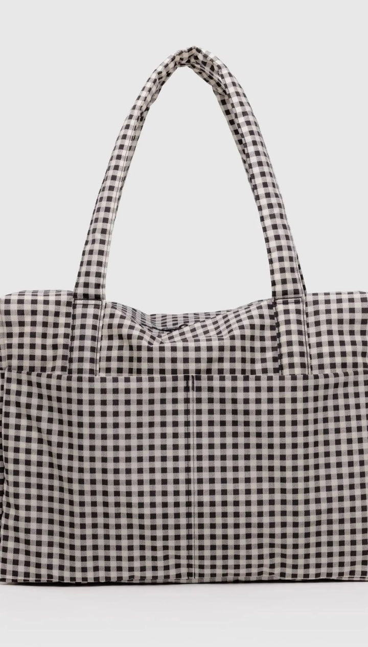 Gingham patterned tote bag.