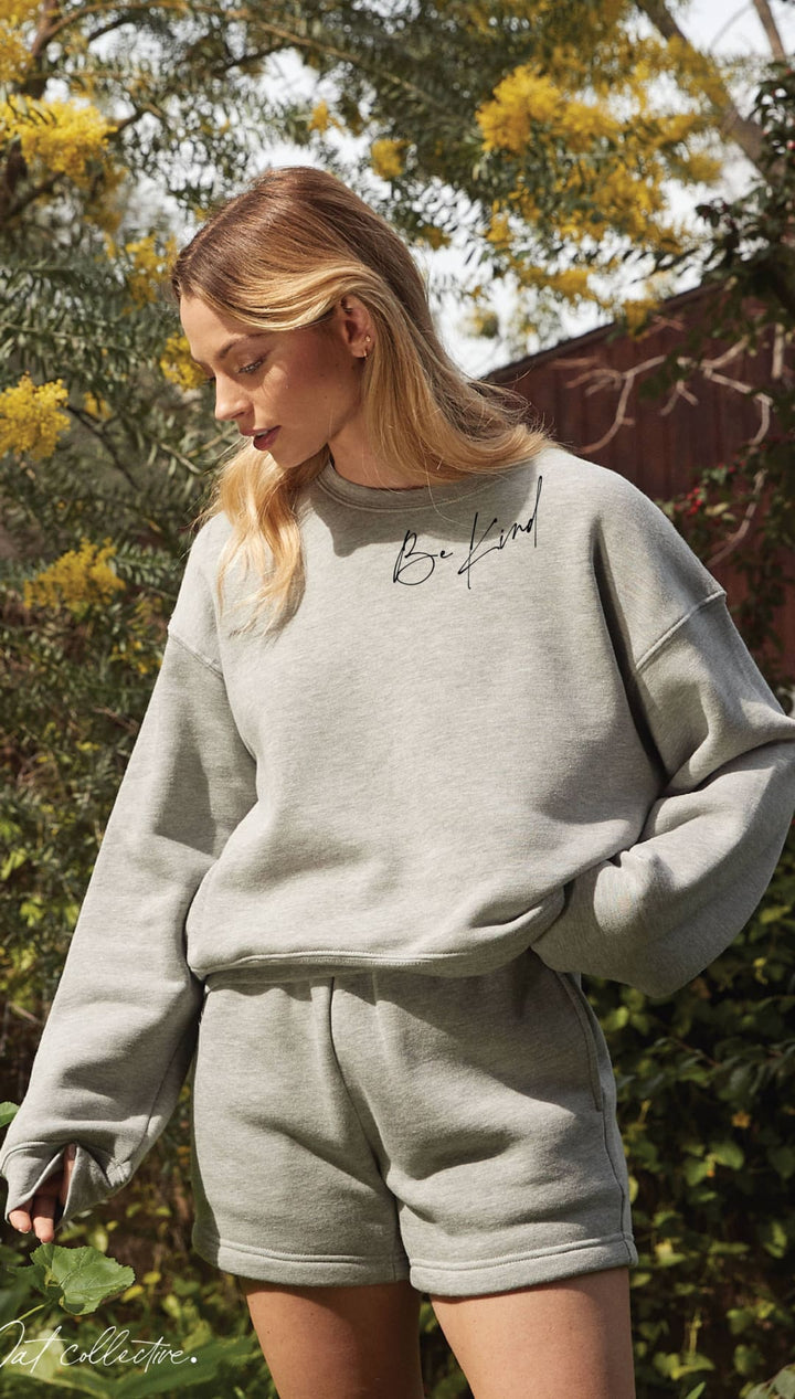 BE KIND Mid Graphic Sweatshirt - ATHLETIC HEATHER / S - 150 Sweatshirts