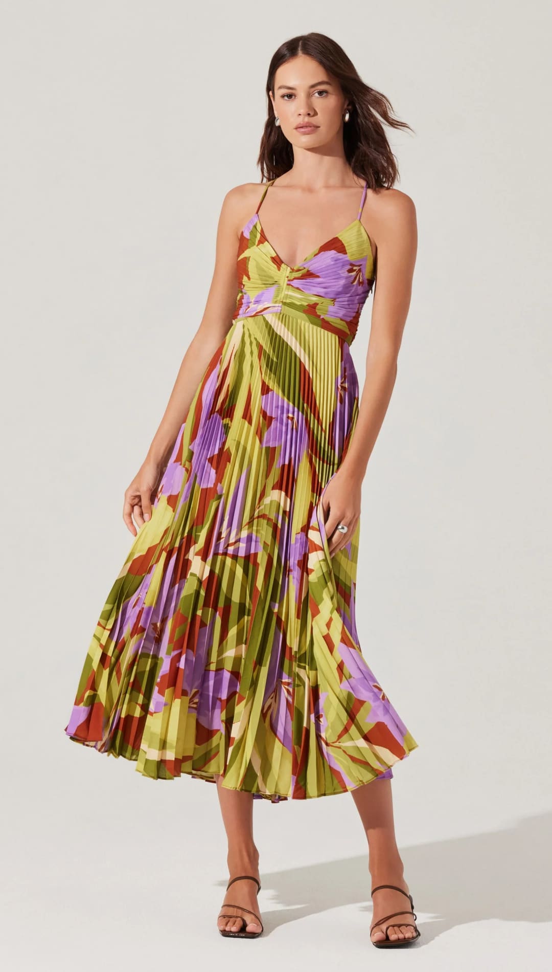 Floral print pleated midi dress.