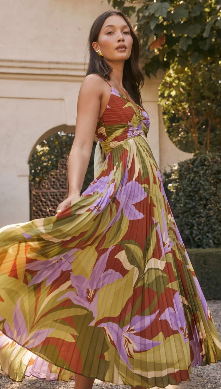 Floral print pleated maxi dress.