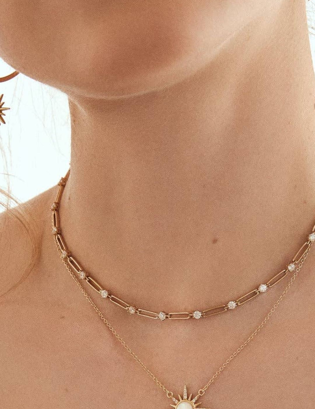 Gold-toned jewelry set.