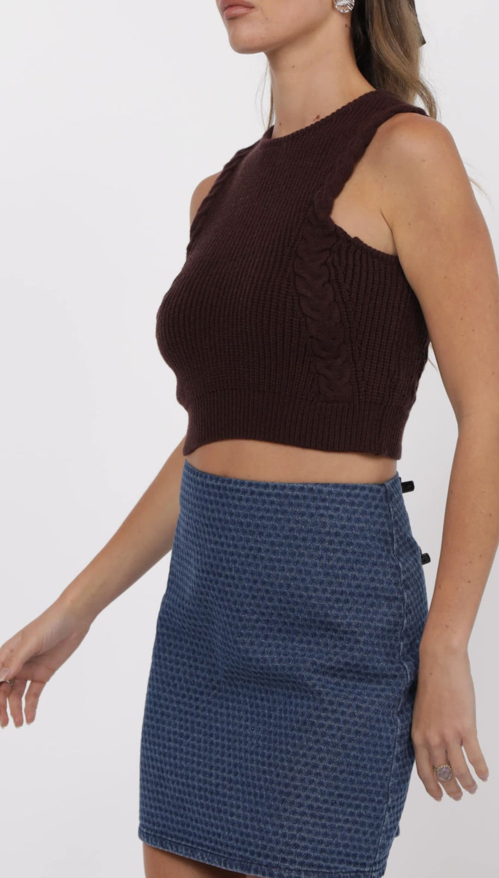 Ribbed dark brown cropped tank top.