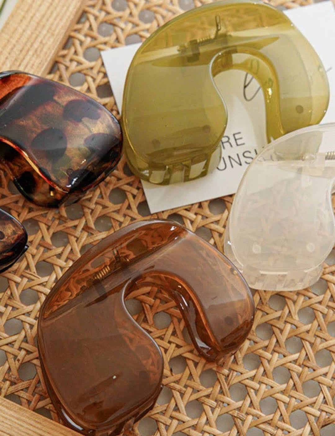 Tortoiseshell acrylic lip ring