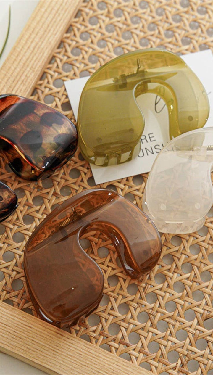 Tortoiseshell acrylic lip ring