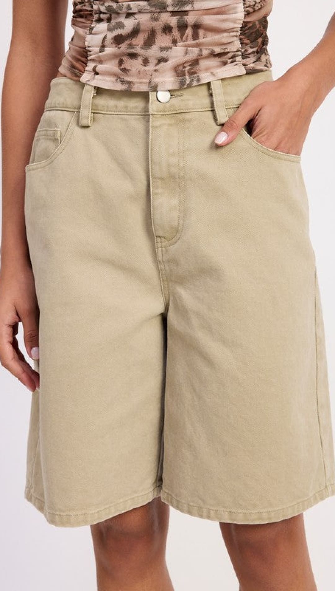 Chloe' Wide Leg Bermuda Shorts – Malibu Fox Boutique Chloe' Wide Leg Bermuda Shorts – Malibu Fox Boutique