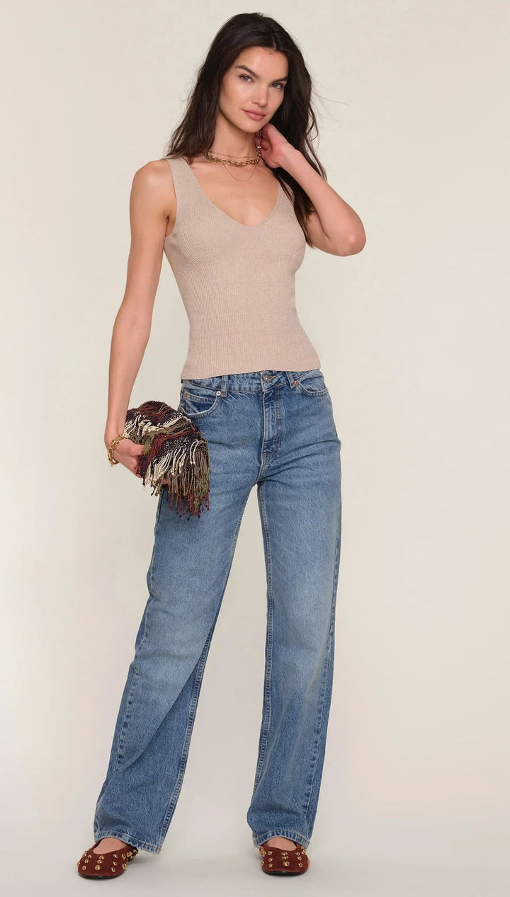 Light blue denim jeans with a relaxed fit and distressed detailing, featuring the brand ’levi’s’ model 501.