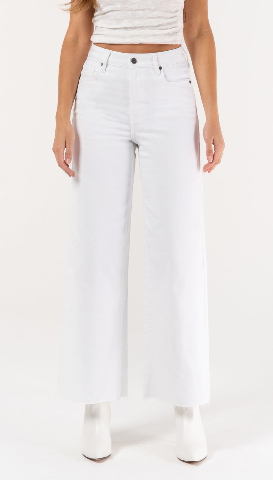 Nori Wide Leg Jeans - 200 Jeans