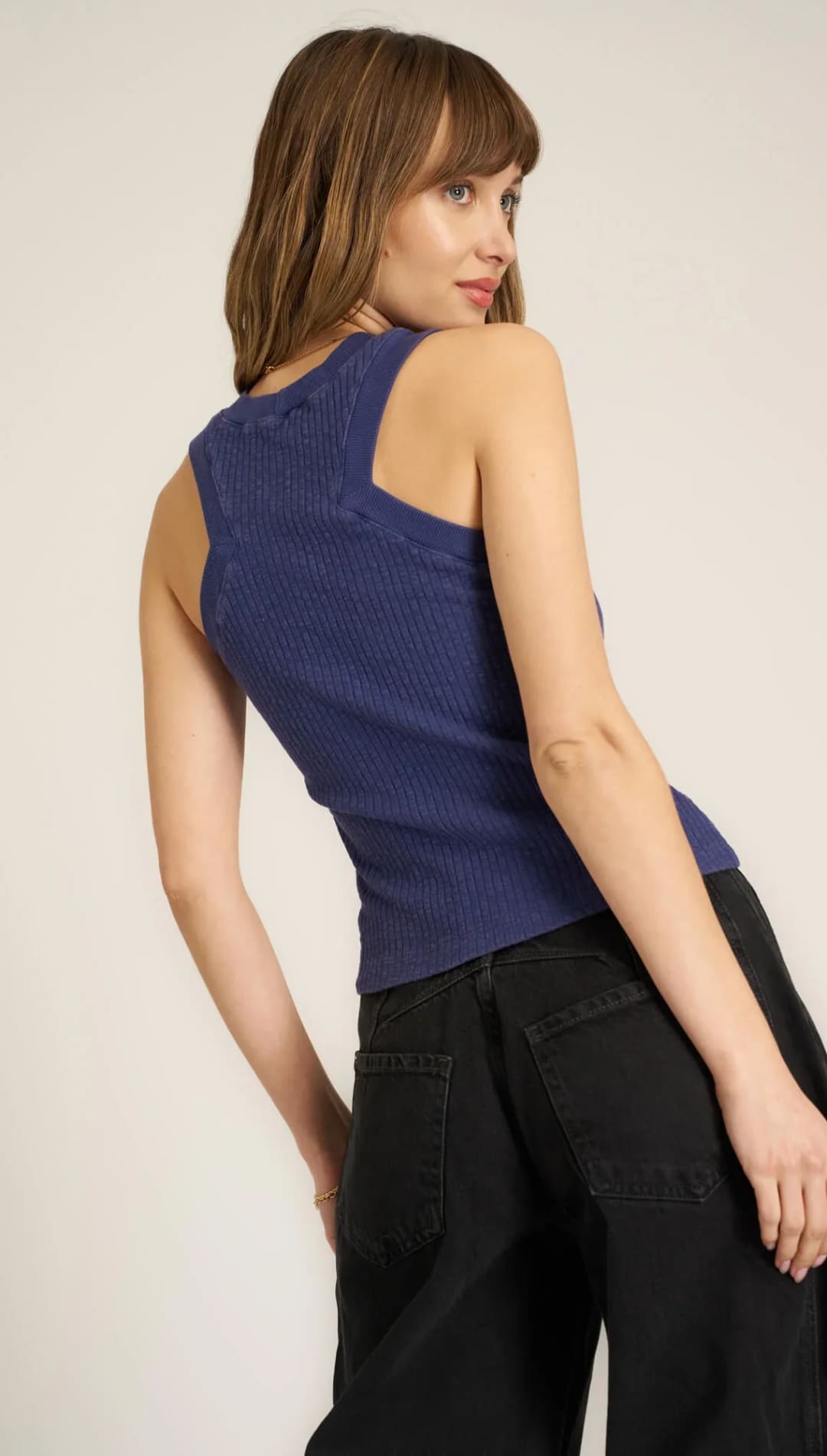 Blue ribbed tank top.