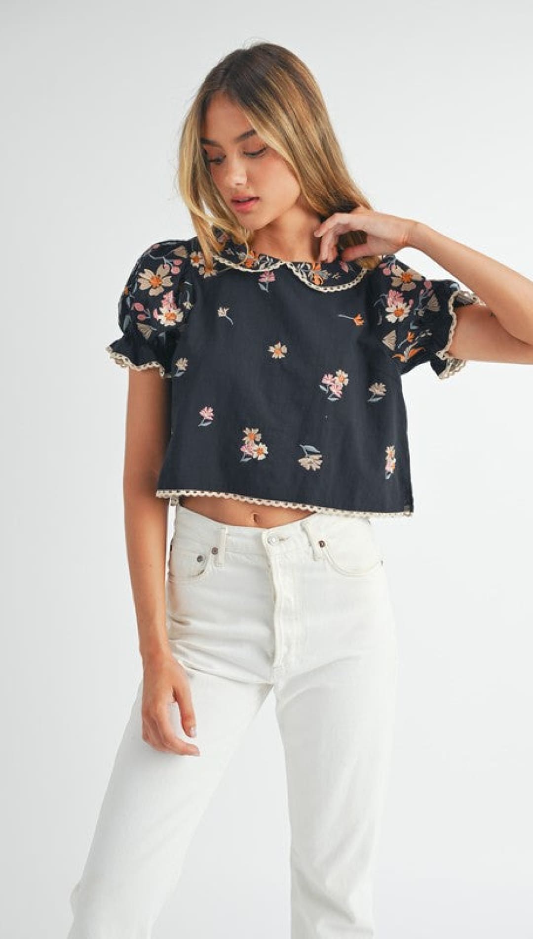 Rae Floral Embroidered Top - 100 Short Sleeve