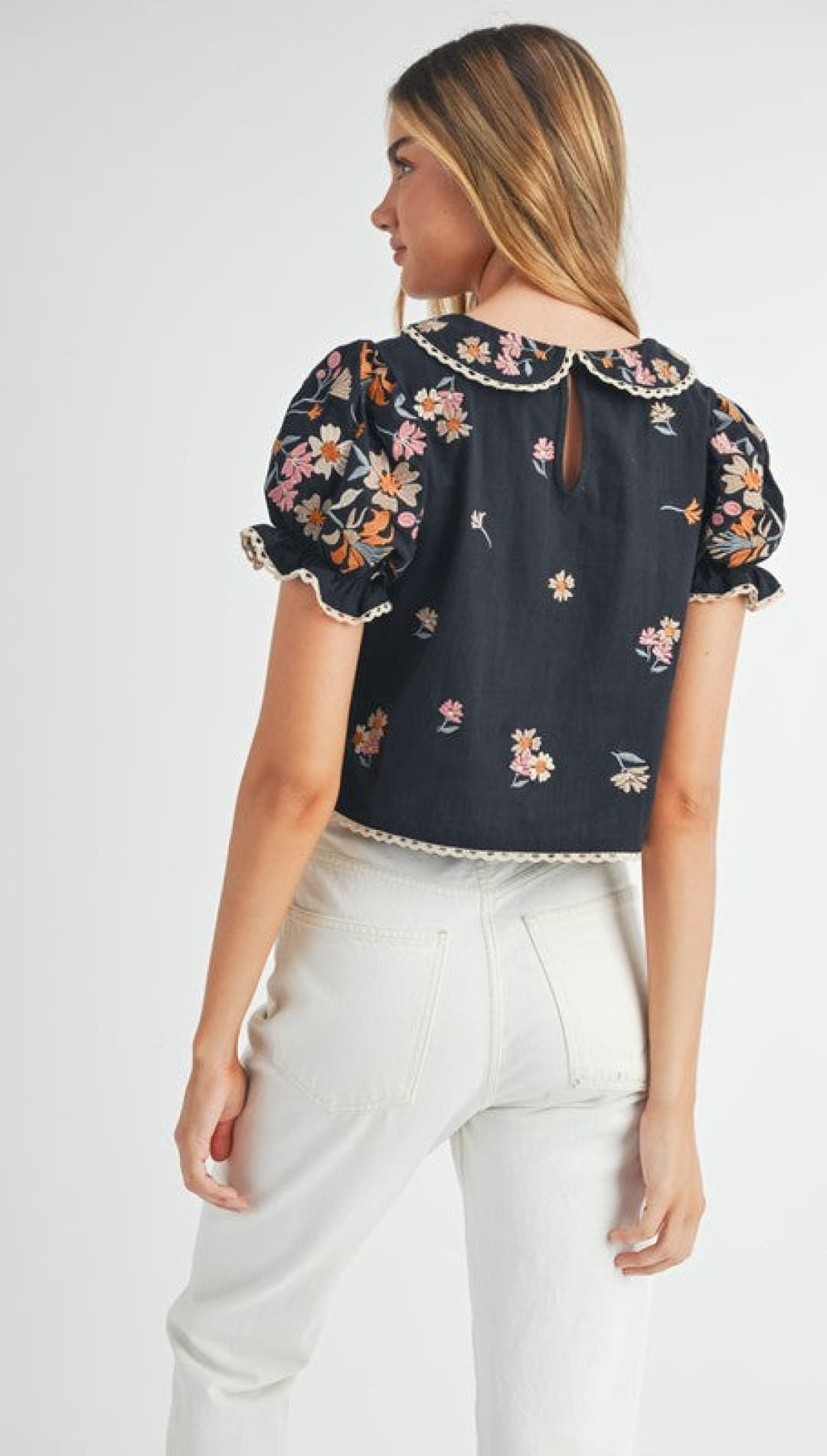 Rae Floral Embroidered Top - 100 Short Sleeve