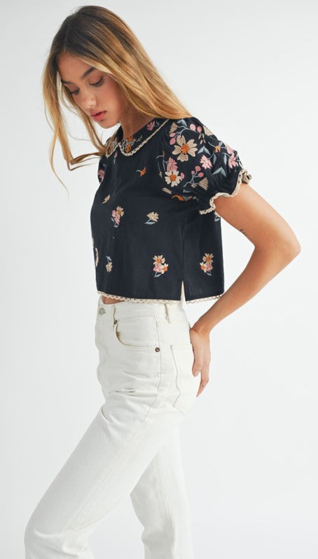 Rae Floral Embroidered Top - 100 Short Sleeve