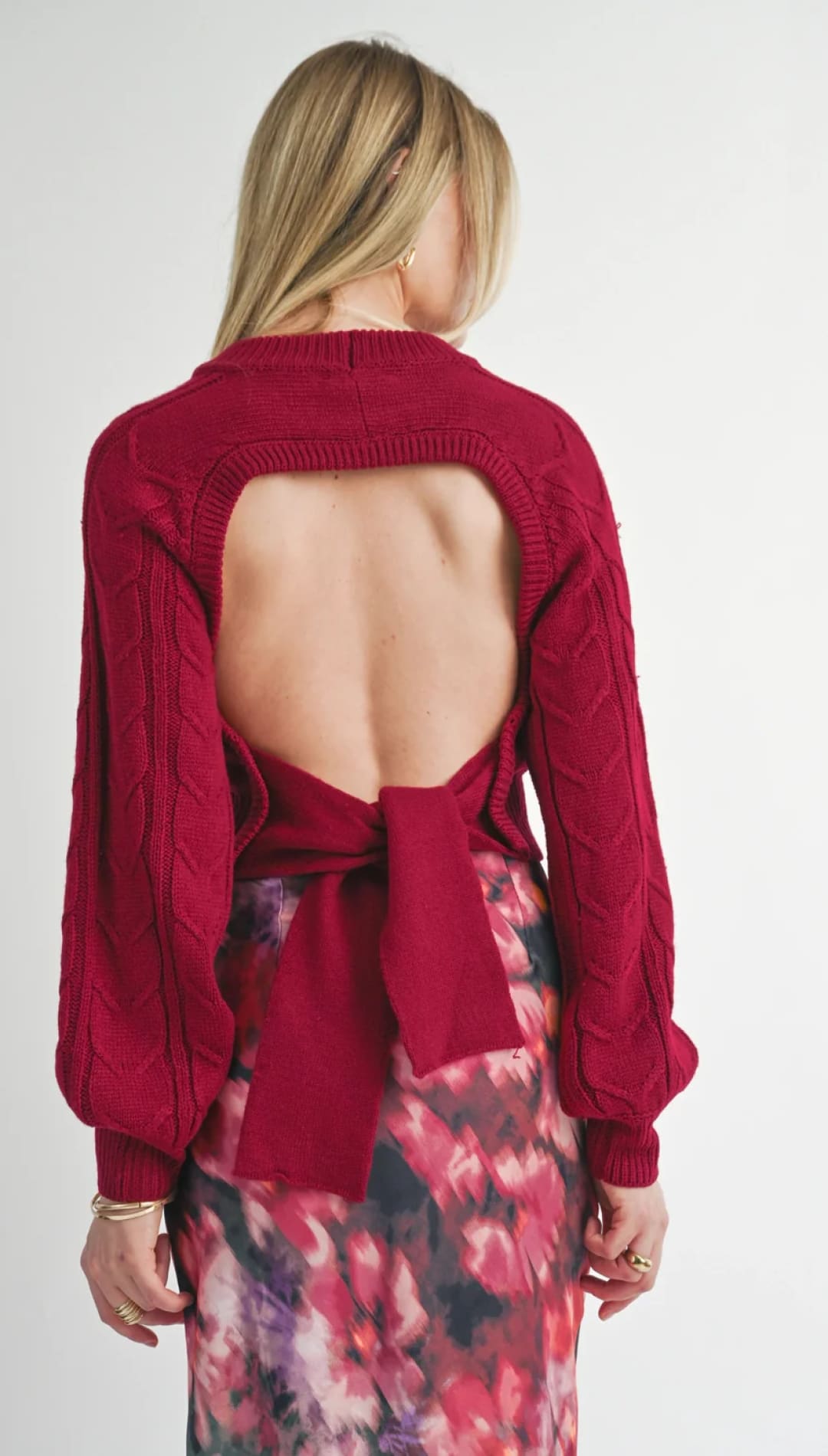 Remind You Not Backless Sweater - 140 Sweaters